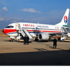 泉州航空运输航空快运业稳步发展的原因是什么？